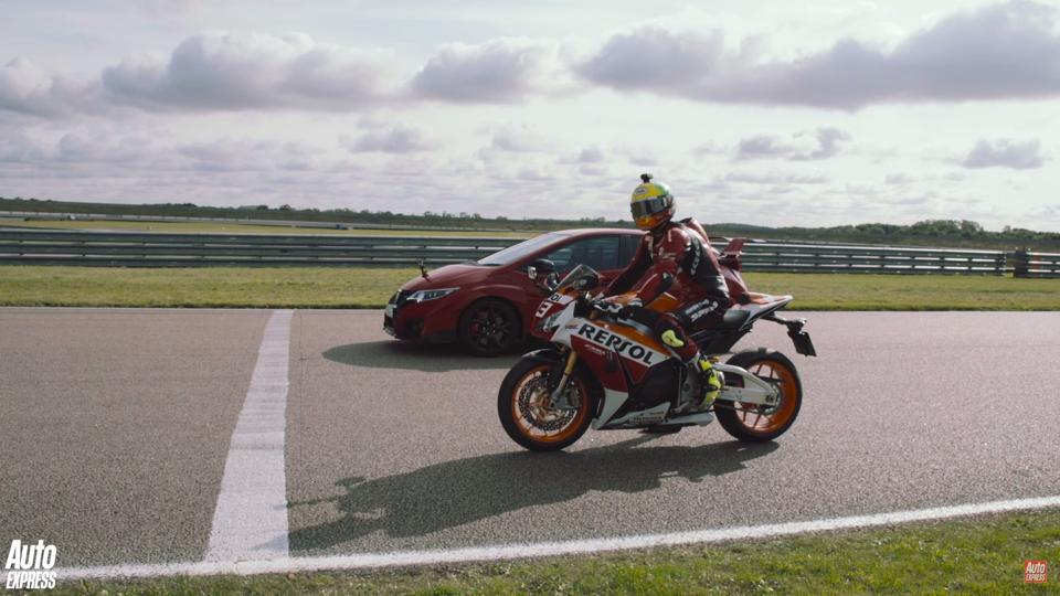 バイクvs車 結局どっちが速いの Motobe 代にバイクのライフスタイルを提案するwebマガジン モトビー