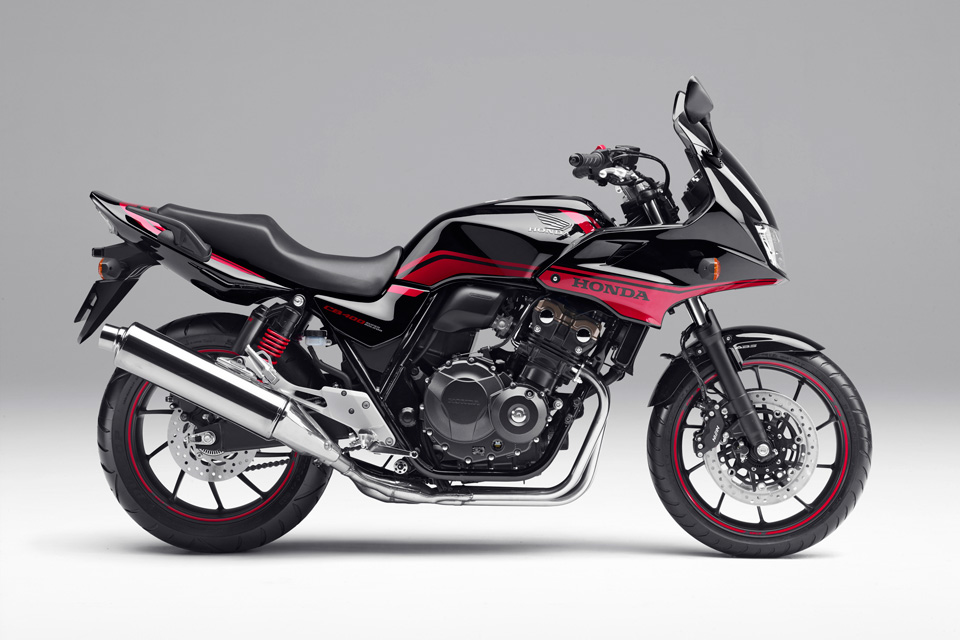 Honda Cb400 1300 Sf Sb に特別カラーが登場 Motobe 代にバイクのライフスタイルを提案するwebマガジン モトビー