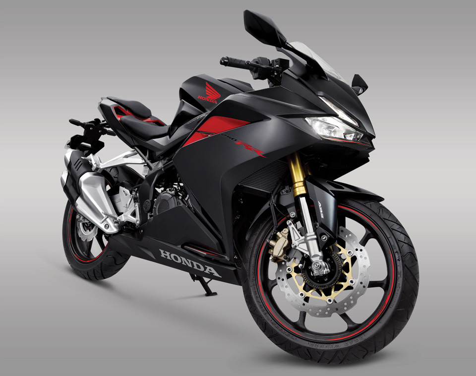現行最強の250 Honda新型 Cbr250rr がかっこ良すぎた Motobe 代にバイク のライフスタイルを提案するwebマガジン モトビー