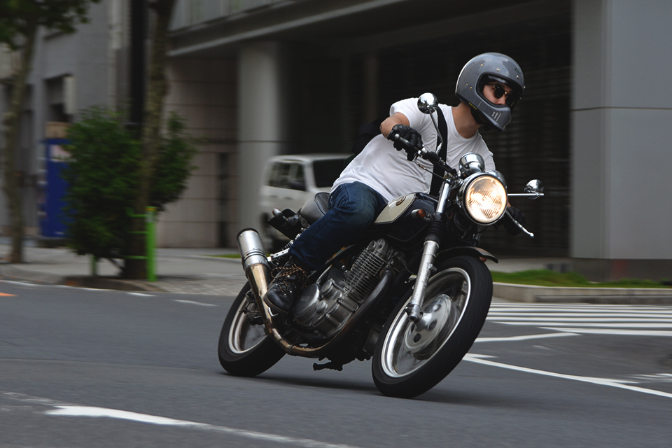 スタイルも中身も一流 Shoei Ex Zeroはストリート映え抜群のおしゃれメットだった Motobe 代にバイク のライフスタイルを提案するwebマガジン モトビー