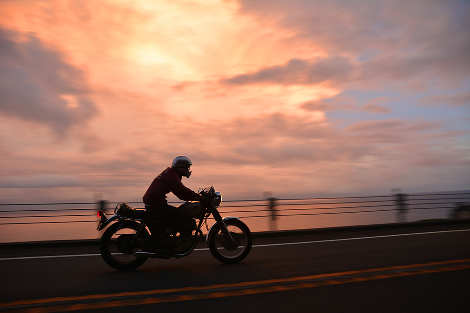 峠走 伊豆は峠の集合体 海と峠と夕焼けをバイクで走る 伊豆一周ツーリングがお得感満載 Motobe 代にバイク のライフスタイルを提案するwebマガジン モトビー