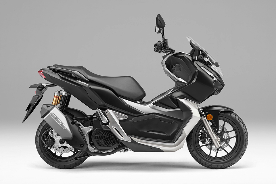 新鮮 Hondaからadv150登場 アドベンチャーはスクーターで楽しめる時代に Motobe 代にバイクのライフスタイルを提案するwebマガジン モトビー