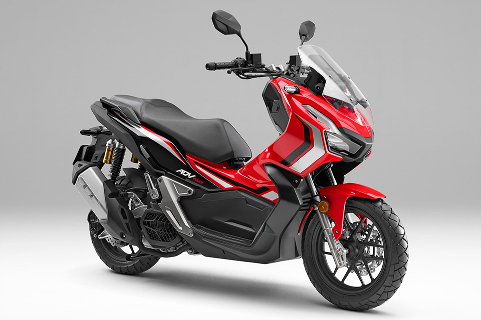 新鮮 Hondaからadv150登場 アドベンチャーはスクーターで楽しめる時代に Motobe 代にバイクのライフスタイルを提案するwebマガジン モトビー